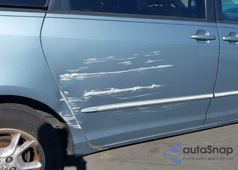 2005 Toyota Sienna Xle Limited z USA, uszkodzony, nr VIN 5TDZA22C85S384704